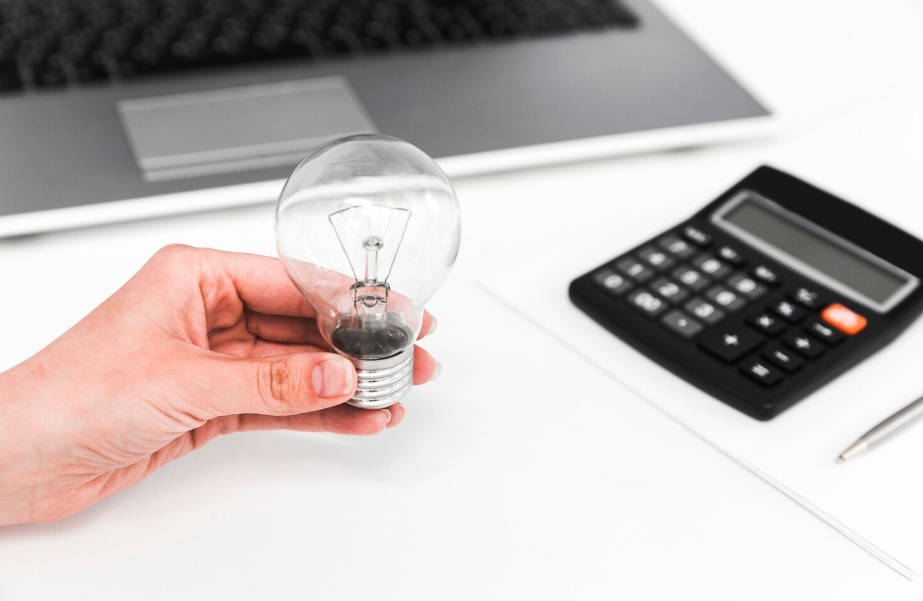 Redução na conta de energia: evite multas e reduza o UFER na sua empresa